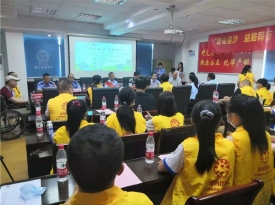 长沙bsport电梯有限公司与公益组织“长沙县爱的摆渡人义工发展中心”看望失独老人,一起陪过小年夜2